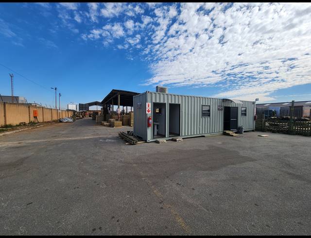 4,000M² INDUSTRIAL YARD TO LET IN ROODEKOP